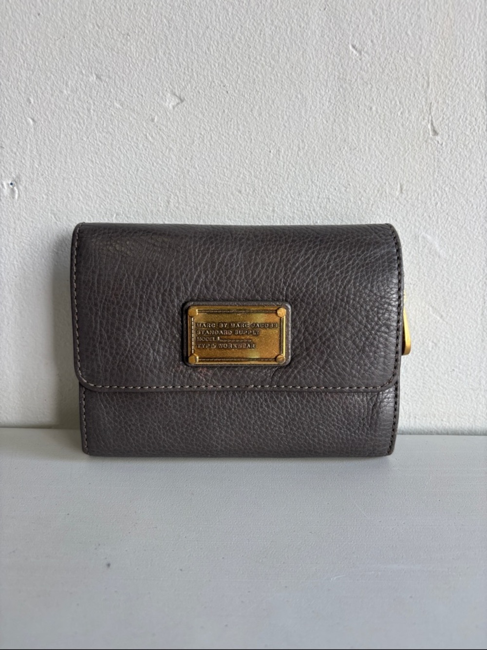 Marc by Marc Jacobs Pebbled Leather Trifold Wallet - Charcoal Brown